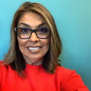 Meet your Posher, Lisa